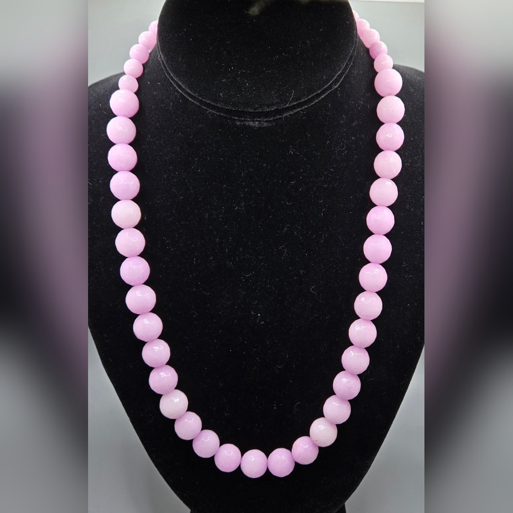 Lavender Jadeite Necklace Graduated Faceted Stone 20" Long 86.2 Total Grams